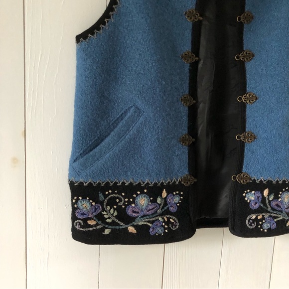 Vintage Icelandic Design Floral Embroidered Boiled Wool Sweater Vest Size Small - Picture 4 of 12
